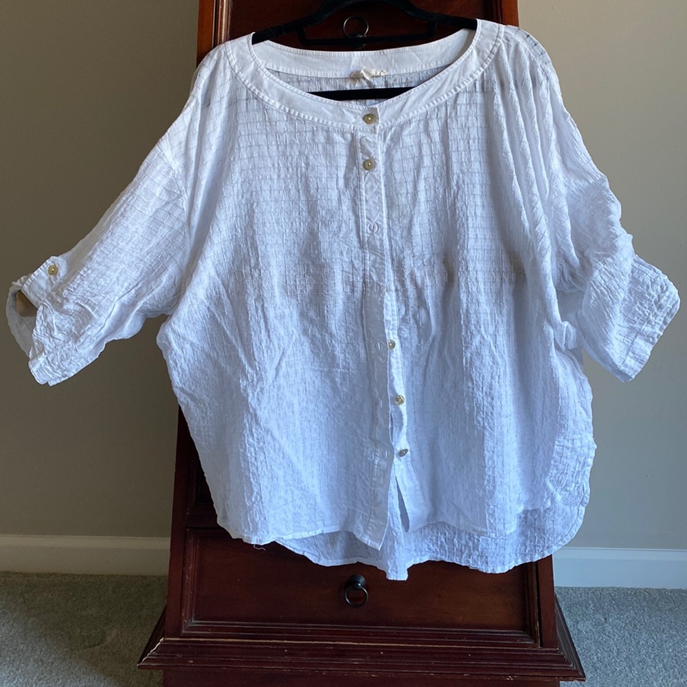 Eileen Fisher L/G organic cotton button up top